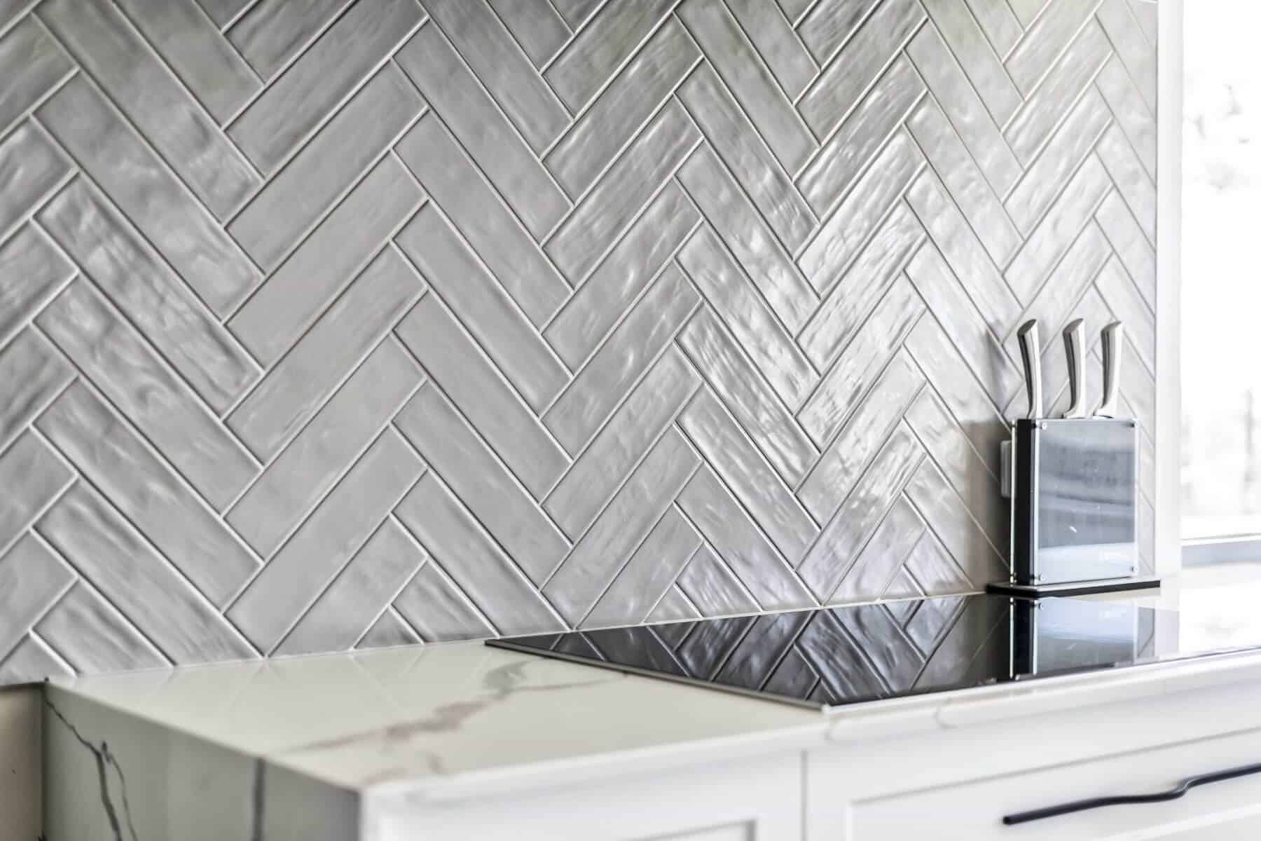 How to Lay Herringbone Tiles for Decoration